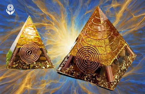Piramide Orgonite con sfera di cristallo e avvolgimento in rame - A51 Benessere Shop